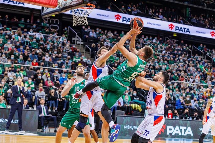 Pažeidžiami: „Anadolu Efes“ puolimas Eurolygoje neturi lygių, bet jų gynybos spragų žalgiriečiai dažnai randa.