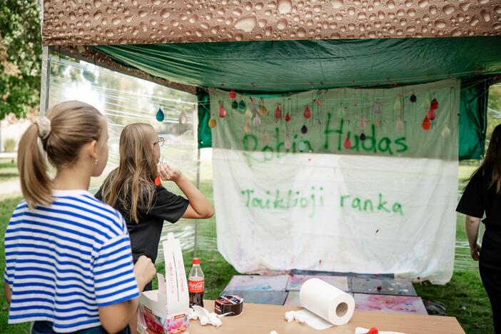 Kauniečius į Pelėdų kalną subūrė tradicinis „Meno piknikas“