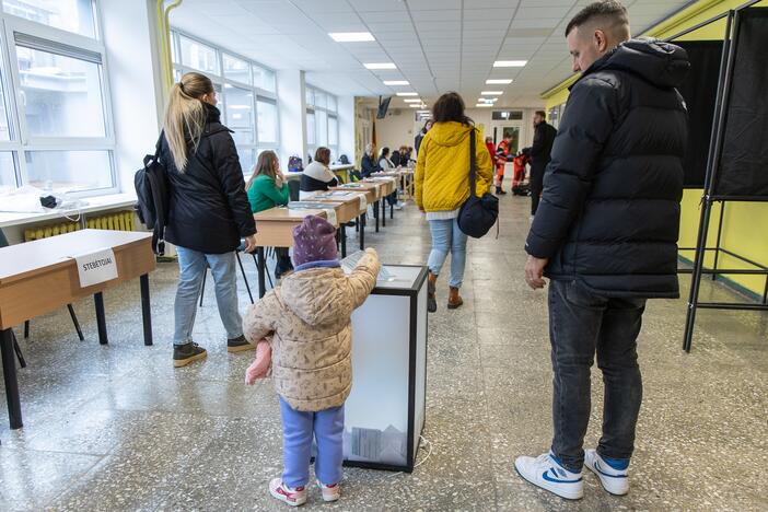 Kauniečiai balsuoja antrajame Seimo rinkimų ture