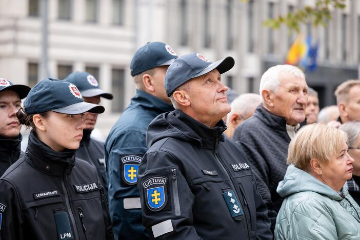 Policijos veteranai prie obelisko pagerbė kolegas