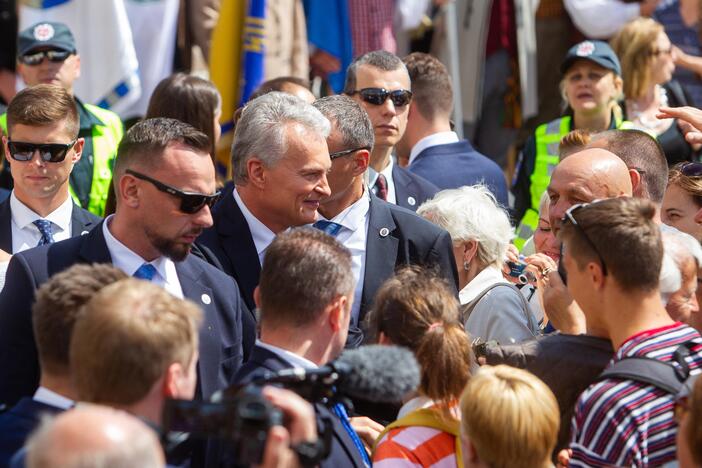 Miestų ir miestelių vėliavų pagerbimo ceremonija