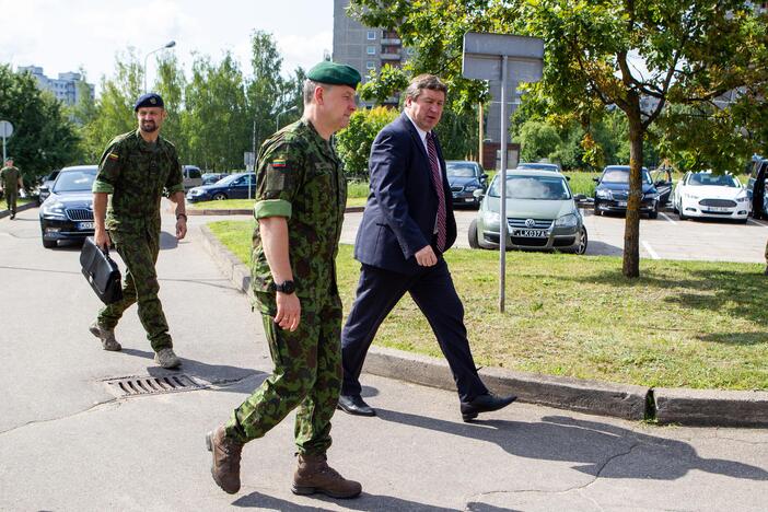 Sausumos pajėgų vado pareigų perdavimo ceremonija