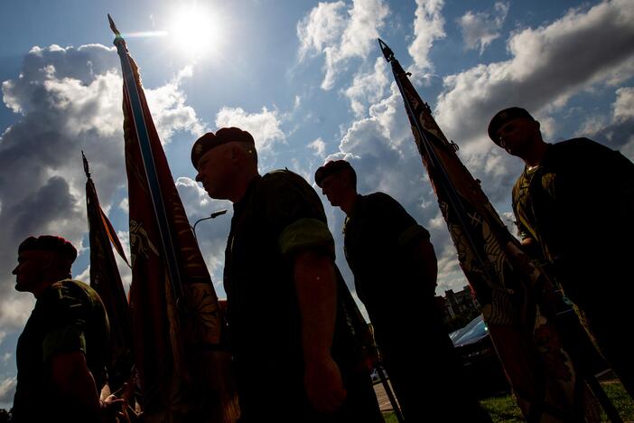 Sausumos pajėgų vado pareigų perdavimo ceremonija