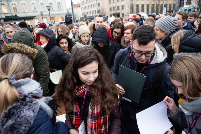 VU akcija: dalijo „Diplomus už Ačių"