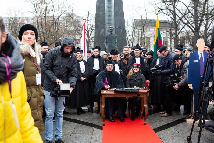 VU akcija: dalijo „Diplomus už Ačių"