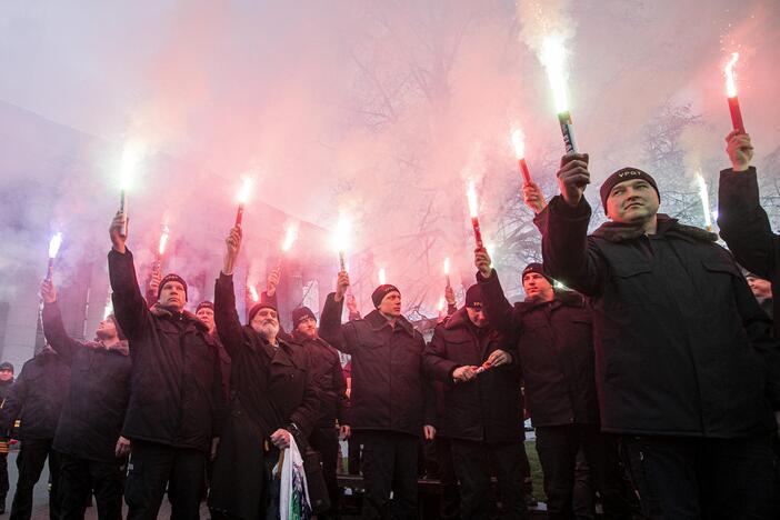 Pareigūnų protestas prie Seimo