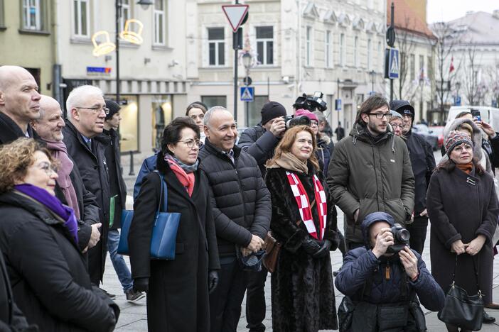 Kroatai J. Basanavičių papuošė kaklaraiščiu