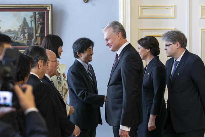 G. Nausėda susitiko su Japonijos delegacija