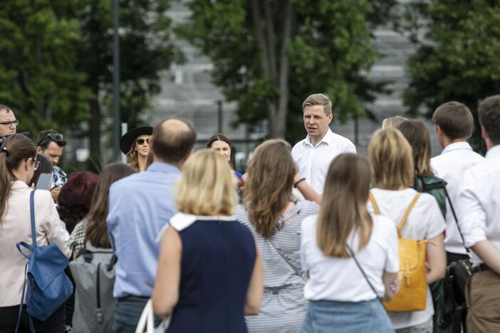 Lukiškių aikštėje atidarytas paplūdimys