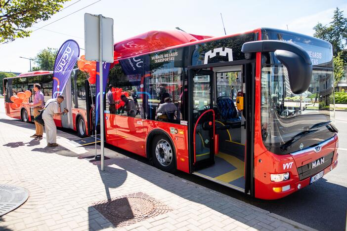 Pristatyti nauji Vilniaus autobusai