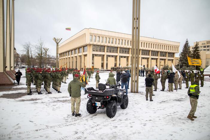 Savanorių pajėgų 31-osioms įkūrimo metinėms skirta rikiuotė