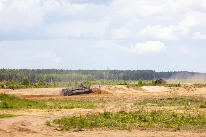 S. Žukausko poligone pratybų „Grifonų audra“ svečių diena