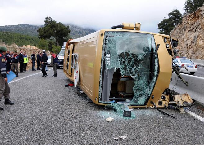 Turkijoje per autobuso avariją žuvo penki žmonės, 40 sužeisti