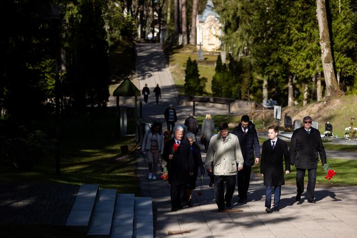 Vilniaus Antakalnio kapinės gegužės 9-ąją