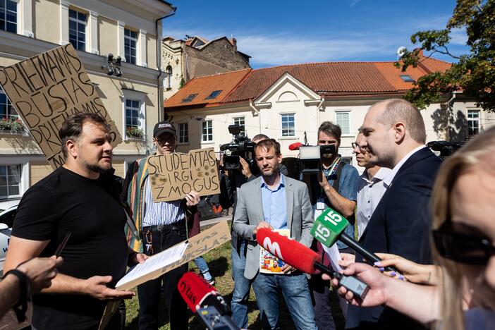 Studentų protestas dėl bendrabučių trūkumo