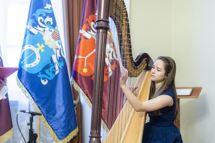 Vilniuje – iškilminga vėliavų pakėlimo ceremonija