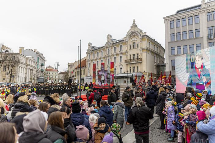 Vilniuje – iškilminga vėliavų pakėlimo ceremonija