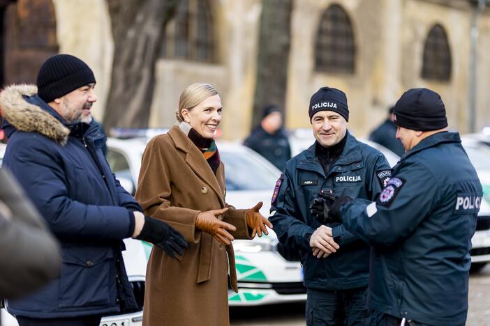 Policijai perduota NATO viršūnių susitikimui įsigytų automobilių