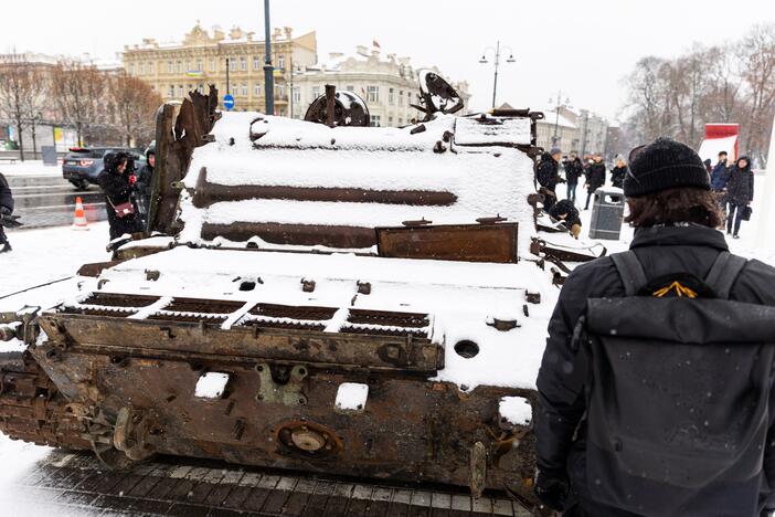 Vilniuje eksponuojamas ukrainiečių sunaikintas rusiškas tankas