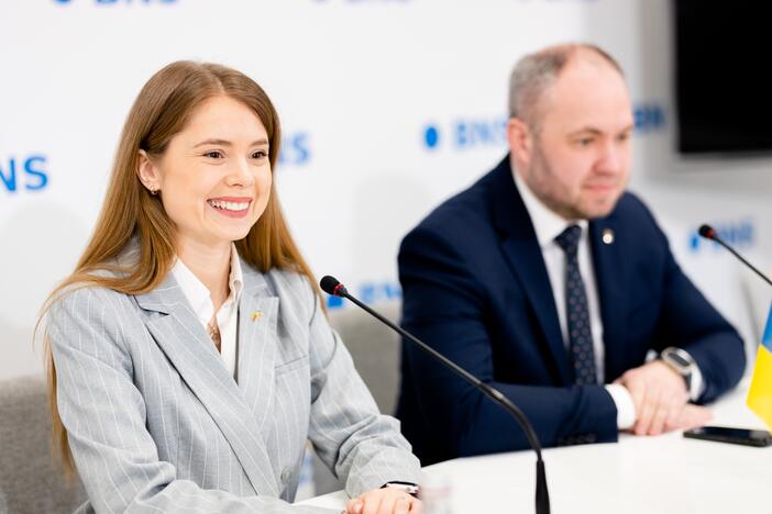 Partijų spaudos konferencijos po pirmojo rinkimų turo