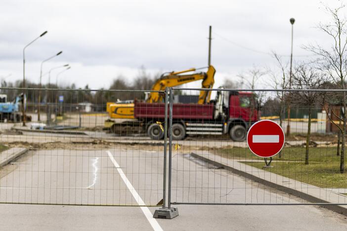 Prie Gariūnų prasidėjo žiedinės sankryžos įrengimo darbai