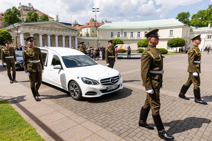 A. Adamkienės laidotuvės