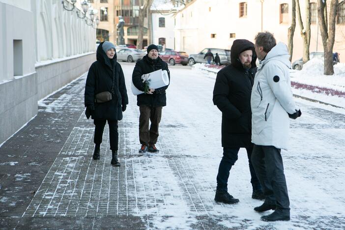 Prezidentui įteikė peticiją dėl galimybių paso stabdymo