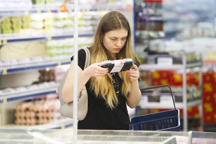 Lietuvos šeimų išlaidos vartojimo prekėms gegužę mažėjo