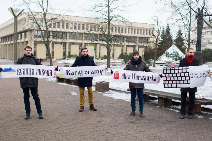 Piketas dėl gatvių pavadinimų užsienio kalbomis