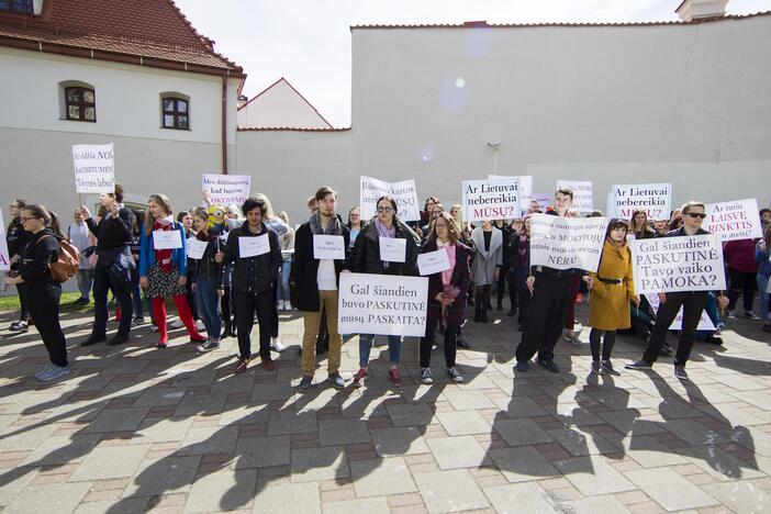 Edukologijos universiteto studentai surengė piketą