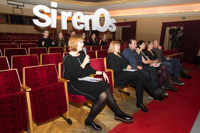 „Sirenos“ kviečia patirti teatrą