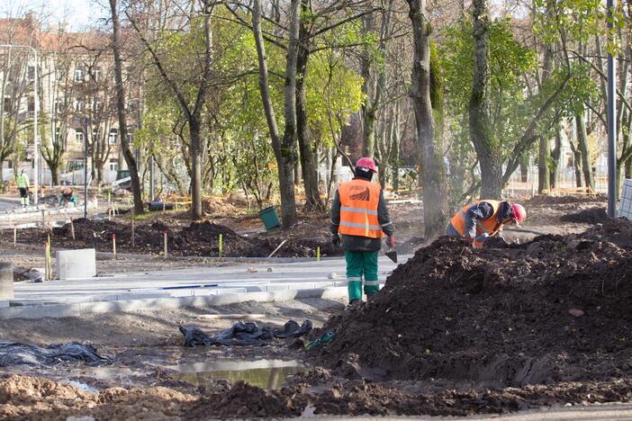 Rekonstruojama Lukiškių aikštė