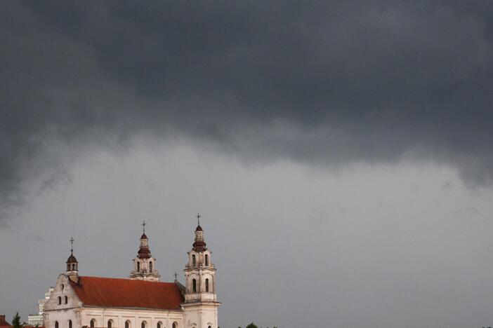 Naujųjų metų išvakarės Vilniuje – apniukusios