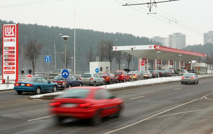 Dujų nuotėkio avarija „Lukoil“ degalinėje likviduota