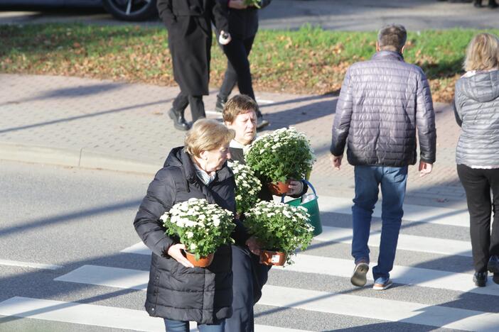 Vėlinės Joniškės kapinėse