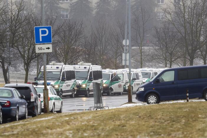 Pareigūnai ruošiasi mitingui prie Seimo