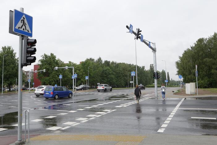 Projektas: Statybininkų prospekte atsiradus eismo pokyčių, nuspręsta autobusų stoteles perkelti į kitą vietą.