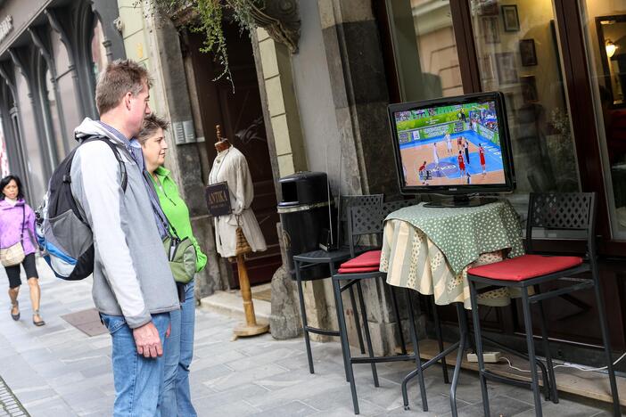 Į siauras Liublianos senamiesčio gatveles krepšinis neprasibrovė