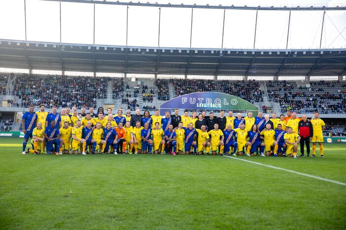  Pasaulio futbolo legendų rungtynės su legendiniais Lietuvos futbolininkais