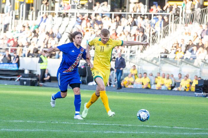  Pasaulio futbolo legendų rungtynės su legendiniais Lietuvos futbolininkais