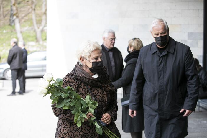 Atsisveikinimas su anapilin iškeliavusiu Seimo nariu K. Glavecku