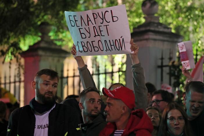 Baltarusijoje žmonės ir toliau reiškia nepasitenkinimą valdžia protestuodami