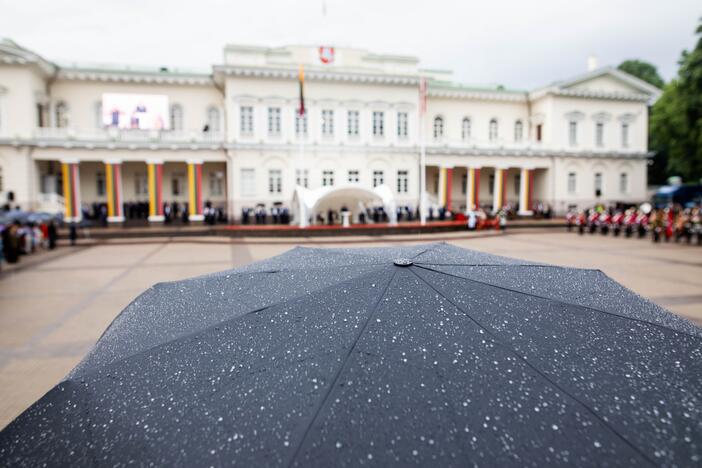 Valstybės vėliavų pakėlimo ceremonija