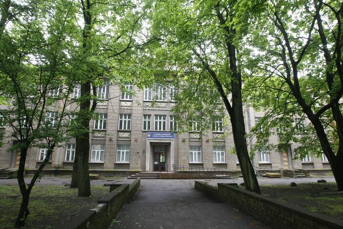 Situacija: nors besidominčiųjų universiteto pastatais yra, tačiau parduoti jų nepavyksta.