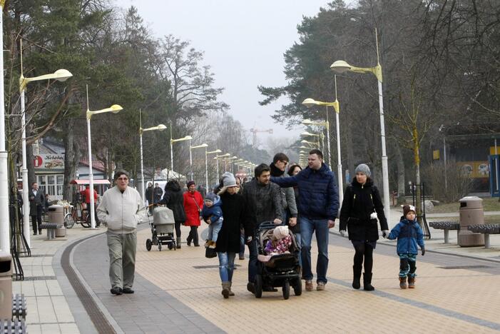 Kurortai kratosi būriais į pajūrį traukiančių tautiečių: nori izoliacijos?