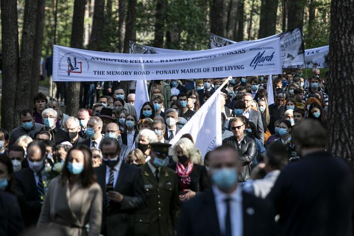 Genocido aukų pagerbimas Panerių memoriale