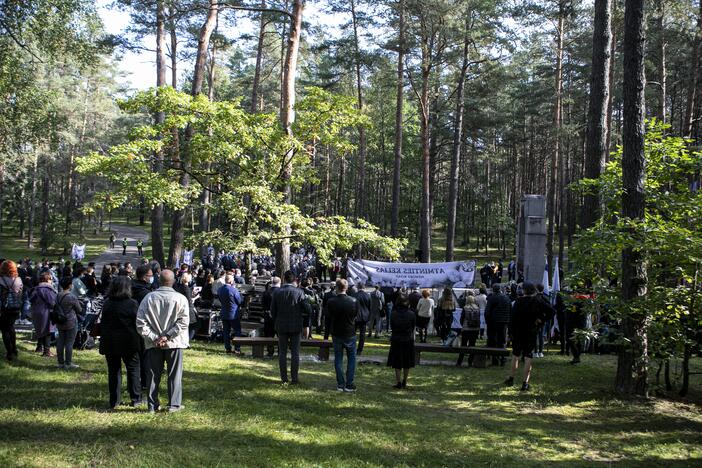 Genocido aukų pagerbimas Panerių memoriale