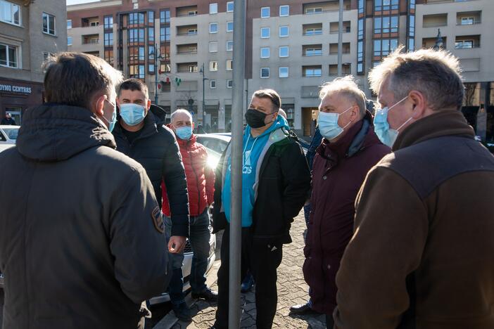 Prie Seimo – protestas dėl vairavimo egzaminų atnaujinimo