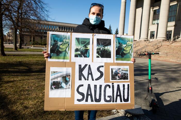 Prie Seimo – protestas dėl vairavimo egzaminų atnaujinimo