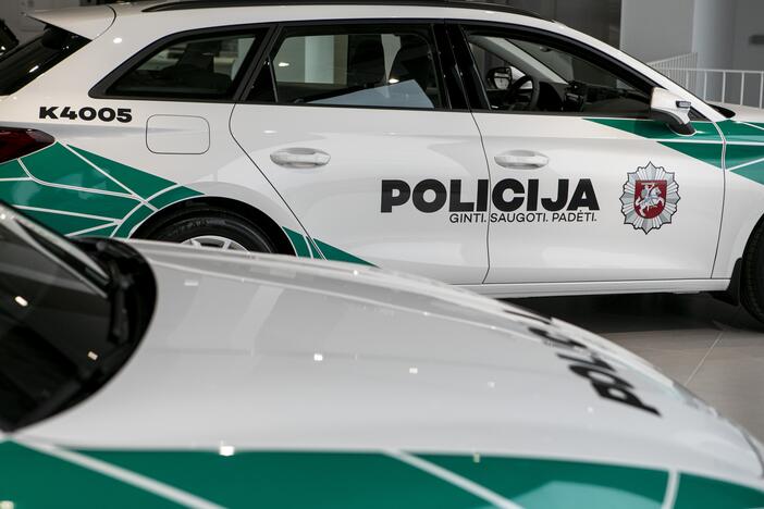 Naujų policijos automobilių pristatymas